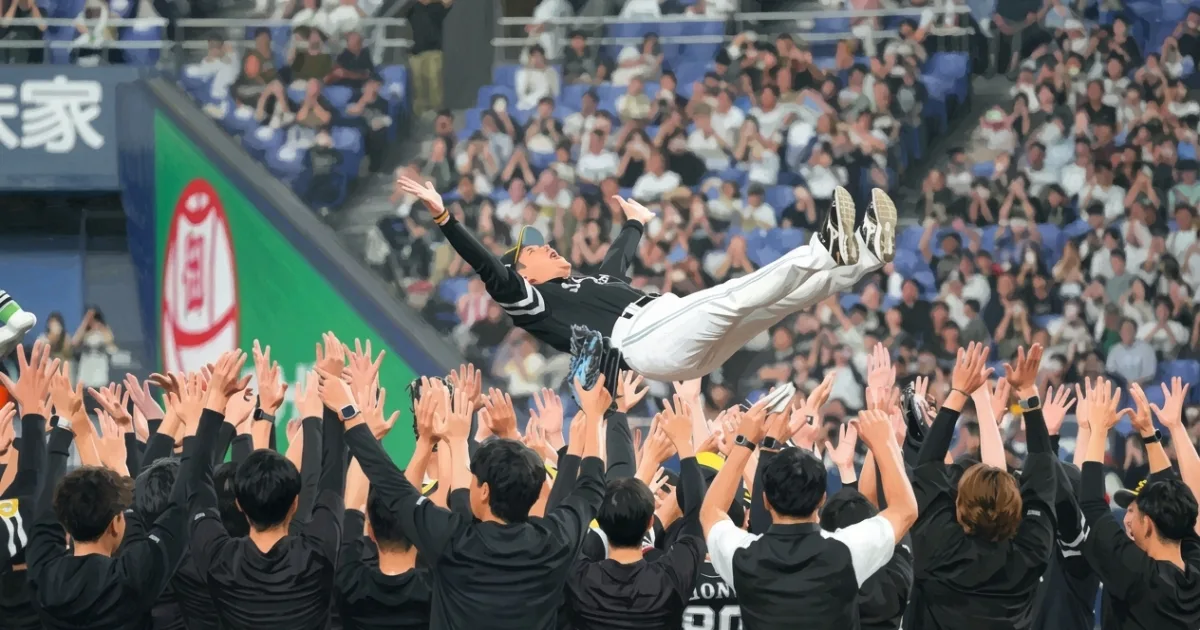 ソフトバンクがパ・リーグ3連覇 南海時代の1966年以来60年ぶり 小久保監督が7度宙に舞う